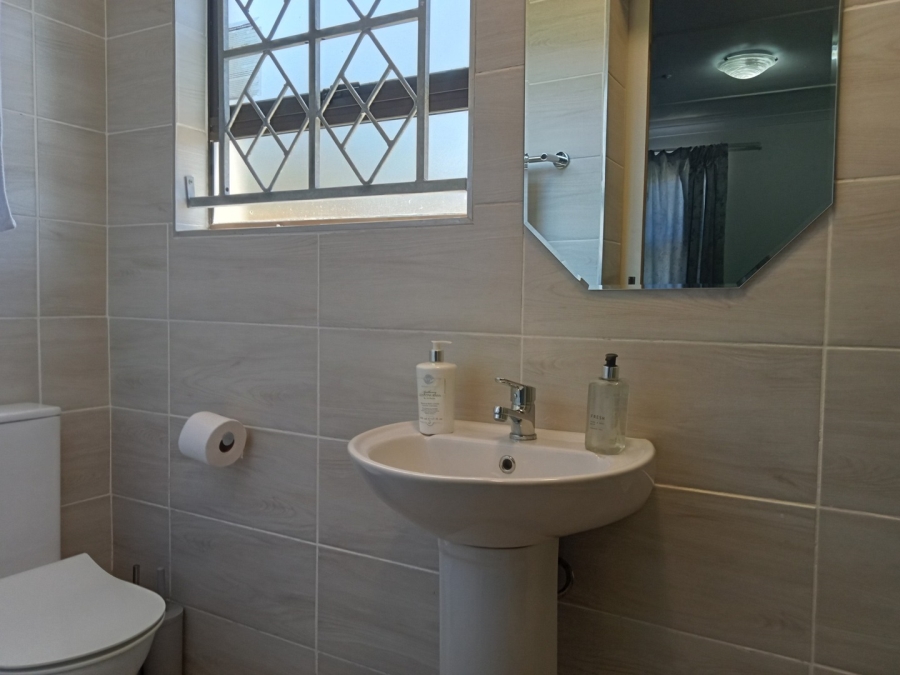 5 Bedroom Property for Sale in Siyakha Eastern Cape